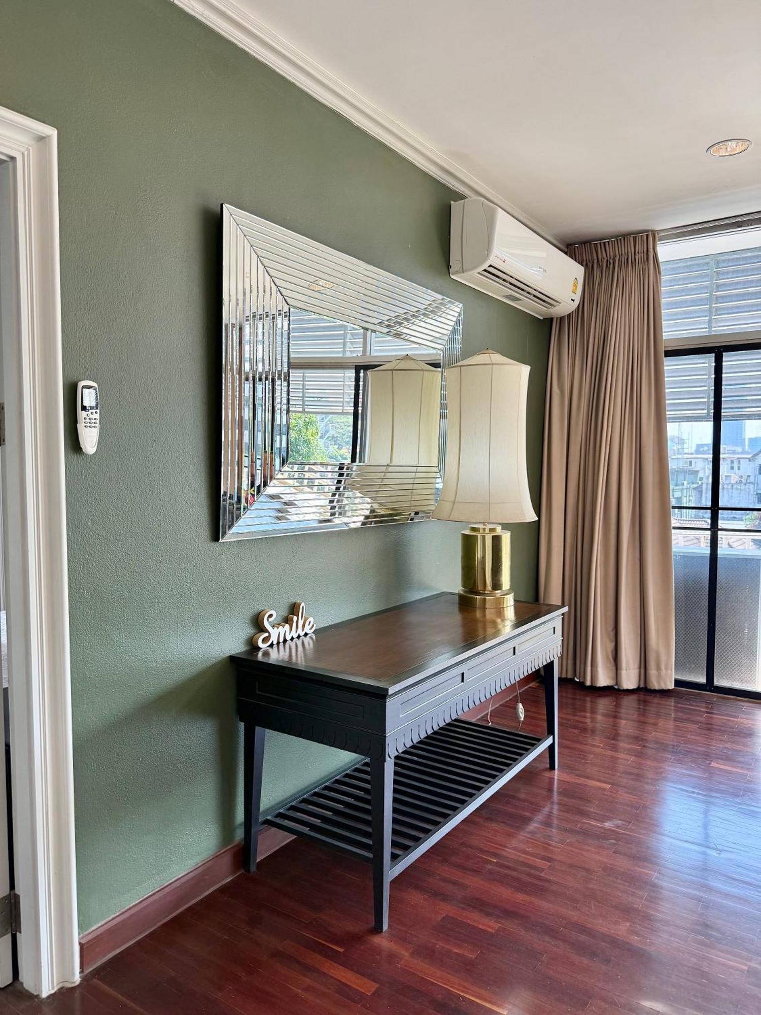 Samsen Suites Spacious 2Br Contemporary Thai Style Bangkok Zewnętrze zdjęcie